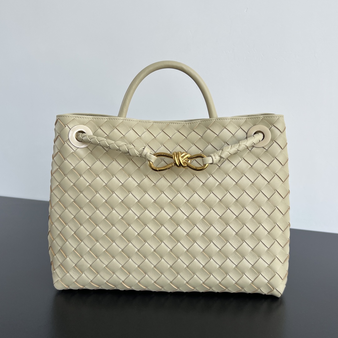 Medium Andiamo Intrecciato Leather Top Handle Bag Pearl Grey